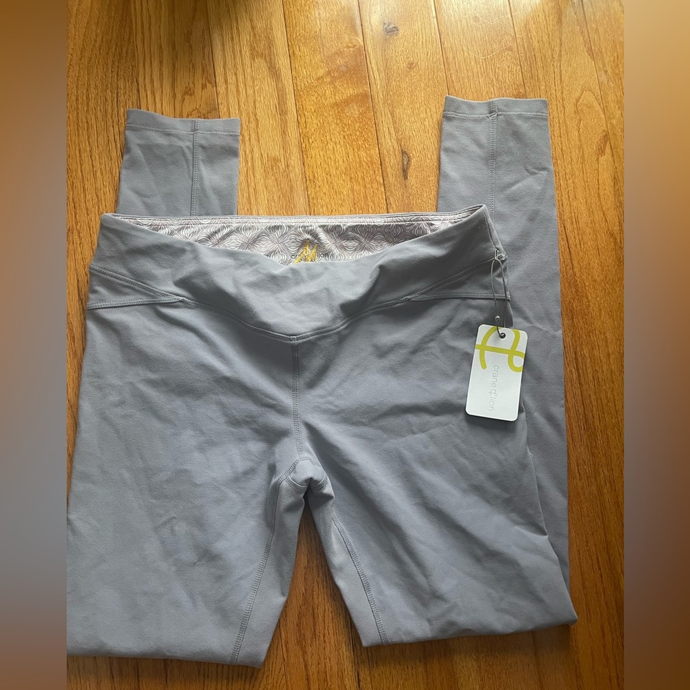 New with tags cranelion gray leggings women’s size 10